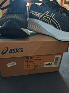 Uus Asics tossud, suurus 37 (6 foto / 6)