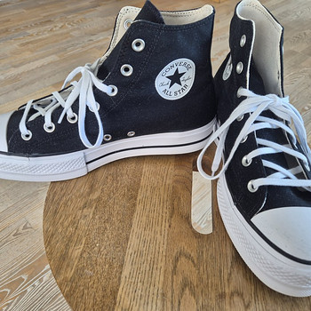 CONVERSE CHUCK TAYLOR ALL STAR LIFT
