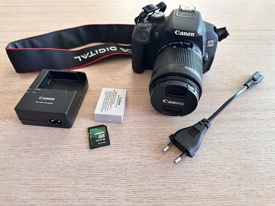 Canon EOS 700D + EF-S 18–55mm IS komplekt