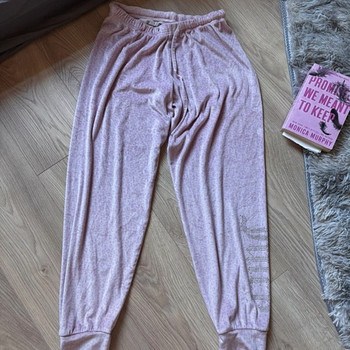 Juicy Couture велюровые джоггеры с манжетами и стразами