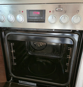 Духовка Aeg (3 фото из 3)