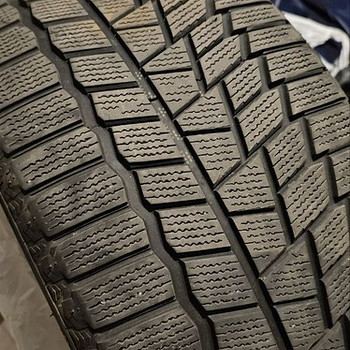 Комплект зимних шин Maxxis ArctiTrekker