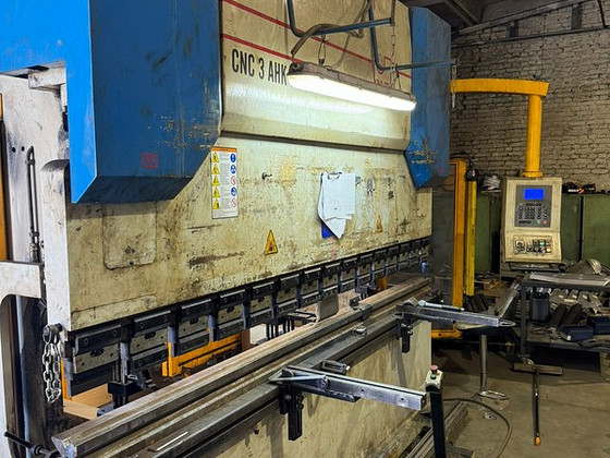 Knuth AHK 31200 CNC PAINUTUSPRESS