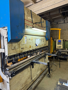 Knuth AHK 31200 CNC PAINUTUSPRESS (1 foto / 3)