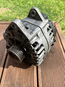 Mercedes Benz Vito 2021 OEM generaator (2 foto / 3)