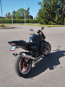 Kawasaki Z1000 (4 фото из 5)