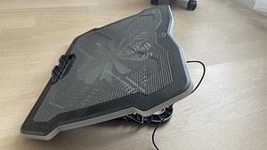 Охлаждающая подставка для ноутбука Trust GXT1126 Aura (3 фото из 4)