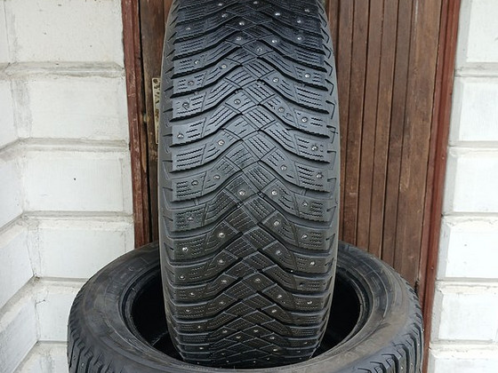 235/55/18 Goodyear UltraGrip Artic