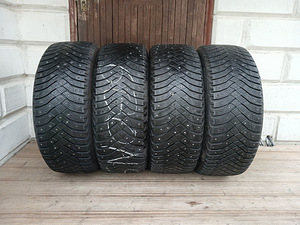 235/55/18 Goodyear UltraGrip Artic (2 фото из 3)