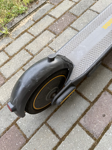 Электросамокат: Segway Ninebot MAX G30 (4 фото из 7)
