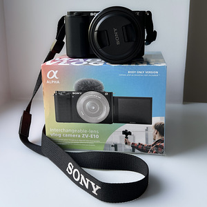 Sony ZV-E10 kaamera + Sony 50mm objektiiv ja lisatarvikud (1 foto / 6)