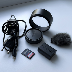 Sony ZV-E10 kaamera + Sony 50mm objektiiv ja lisatarvikud (6 foto / 6)