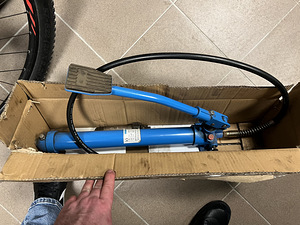 HÜDRAULILINE JALGPUMP 63,7 MPA, 1,5M VOOLIK FERVI (2 foto / 5)