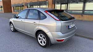 Ford Focus 1,6 74kW, 2010 г. (4 фото из 10)