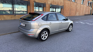 Ford Focus 1,6 74kW, 2010 г. (2 фото из 10)