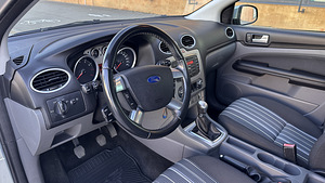 Ford Focus 1,6 74kW, 2010 г. (5 фото из 10)