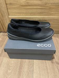 Балетки Ecco размер 40 (2 фото из 3)