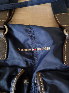 Tumesinine Tommy Hilfiger kott seljakott (4 foto / 5)