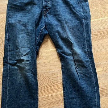 Темно-синие джинсы Levis размер 44