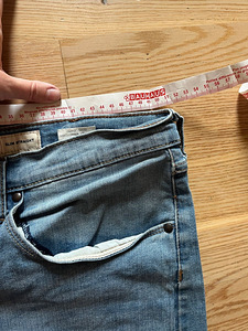Wrangler helesinised teksad , 46 suurus (3 foto / 4)