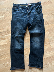 Темно-синие Wrangler, размер 46 (2 фото из 4)