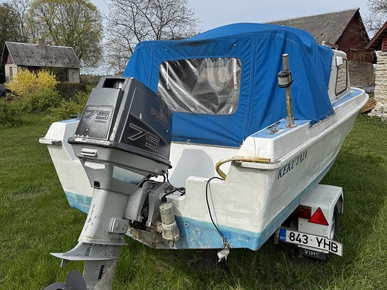 Маленькая лодка, Suzuki DT 60 75kW