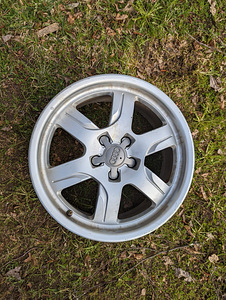 Литые диски Audi 17" (2 фото из 3)