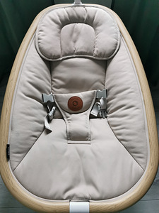 Lionelo Olivia Beige Natural — beebi lamamis ja kiikumistool (3 foto / 8)