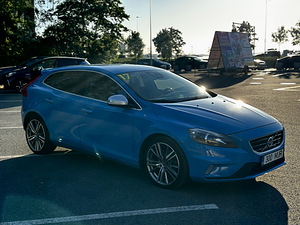 Volvo V40 1.6t 132kw R-design 2013 (5 foto / 10)