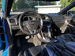 Volvo V40 1.6t 132kw R-design 2013 (6 foto / 10)
