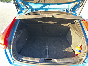 Volvo V40 1.6t 132kw R-design 2013 (9 foto / 10)