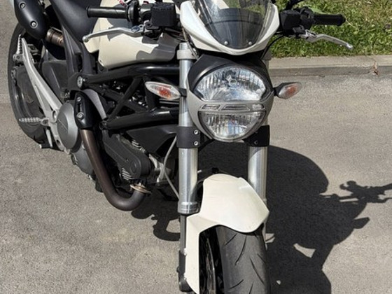 Ducati Monster 696