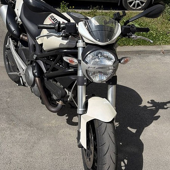 Ducati Monster 696