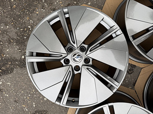 19" Skoda originaalveljed 5x112 (nagu uued) (6 foto / 10)