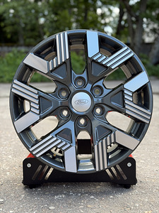 18" оригинальные диски Ford Ranger 6x139,7 (1 фото из 9)