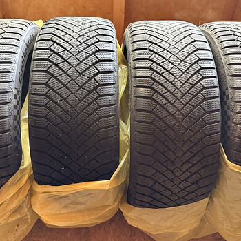 245/45R19 Continental Vikingcontact 8