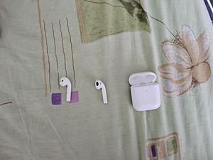 Airpods (1 фото из 2)