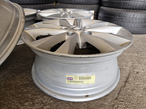 Nissan Оригинальные Литые Диски R 16 (3 фото из 6)