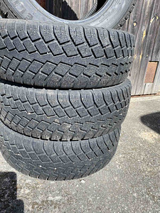 R15 ms rehvid - komplekt heas seisukorras (3 foto / 3)