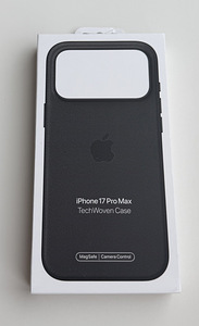 Apple iPhone 17 Pro Max TechWoven Case with MagSafe , Black (1 foto / 2)