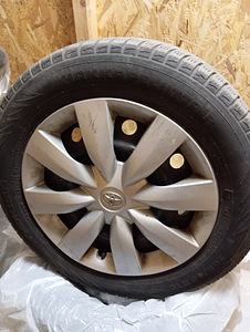 Авто шины б/у (1 фото из 5)