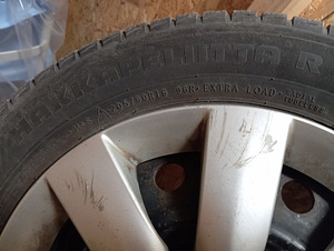 Авто шины б/у (3 фото из 5)