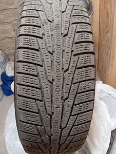 Авто шины б/у (5 фото из 5)