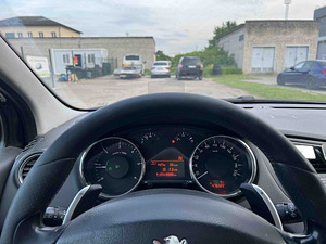 PEUGEOT 5008 (9 фото из 11)