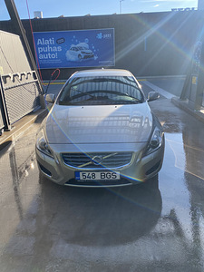 Volvo s60 (1 foto / 10)