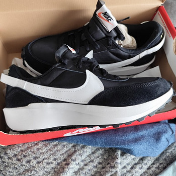 Новые женские кроссовки Nike