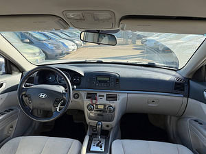 Hyundai Sonata Comfort ATM 2.4 119kW (5 фото из 7)