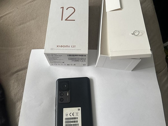 Xiaomi 12t ja Honor 7magic lite