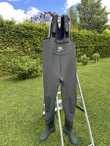 Neopreenist kahlamispüksid (1 foto / 2)