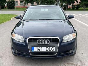 AUDI A4 AVANT (3 foto / 10)